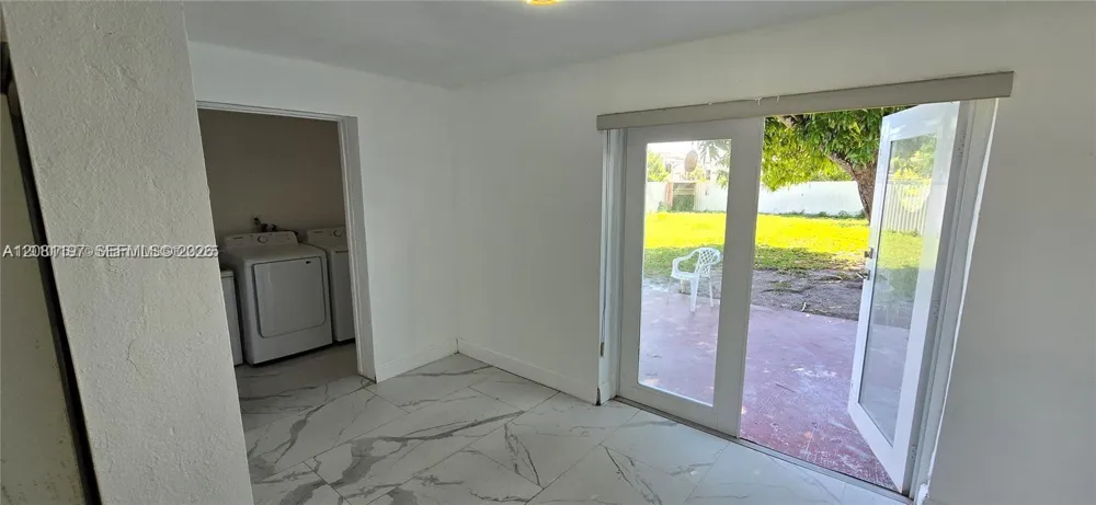 12140 SW 218th St Miami, FL 33170