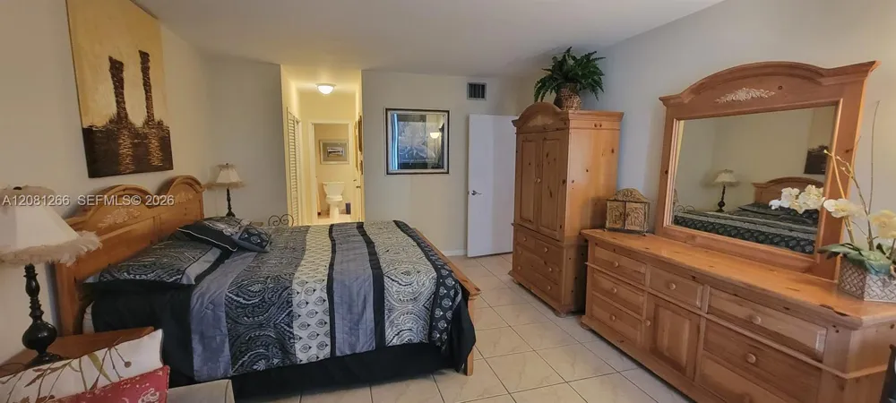 3725 S Ocean Dr #323 Hollywood, FL 33019