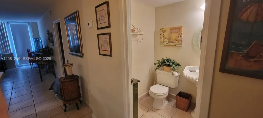 3725 S Ocean Dr #323 Hollywood, FL 33019