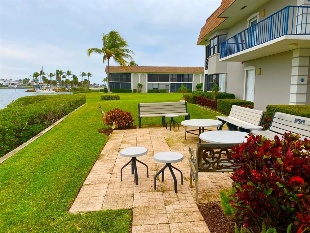 755 Saturn Street #H201 Jupiter, FL 33477