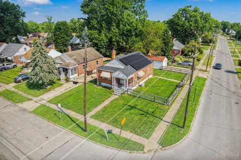 1900 Knollridge Lane