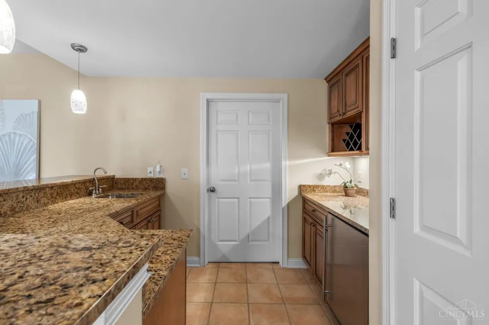 1046 Tuscany Place Cincinnati, OH 45226