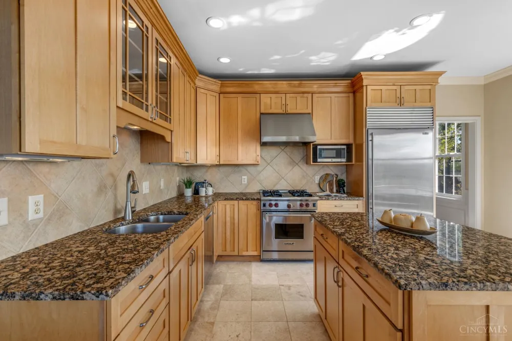 1046 Tuscany Place Cincinnati, OH 45226