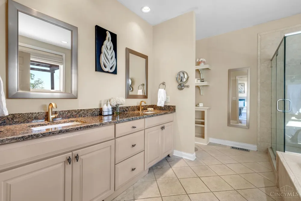 1046 Tuscany Place Cincinnati, OH 45226