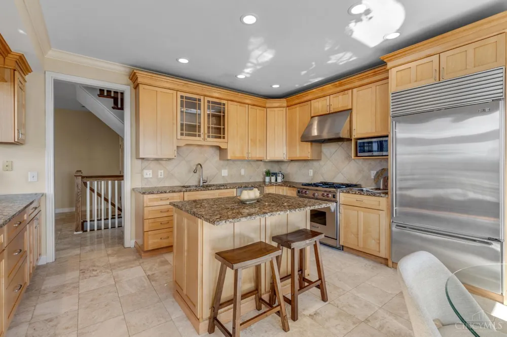 1046 Tuscany Place Cincinnati, OH 45226