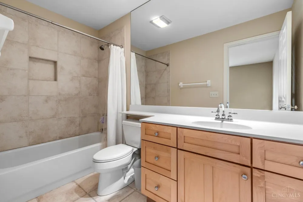 1046 Tuscany Place Cincinnati, OH 45226