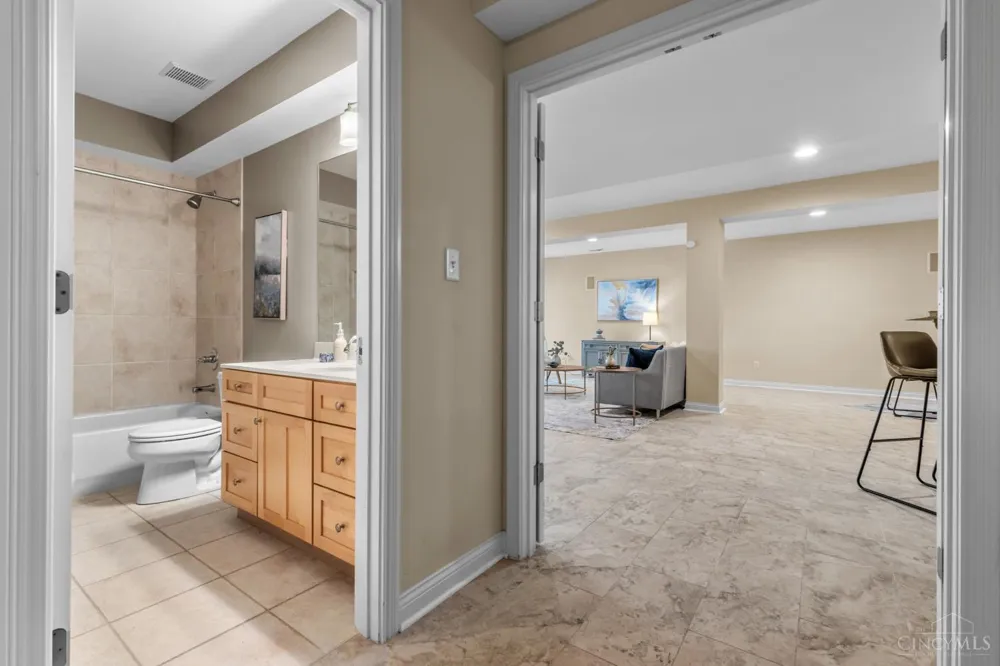 1046 Tuscany Place Cincinnati, OH 45226