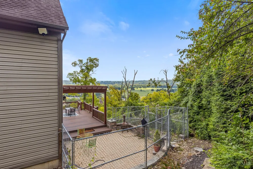 1046 Tuscany Place Cincinnati, OH 45226
