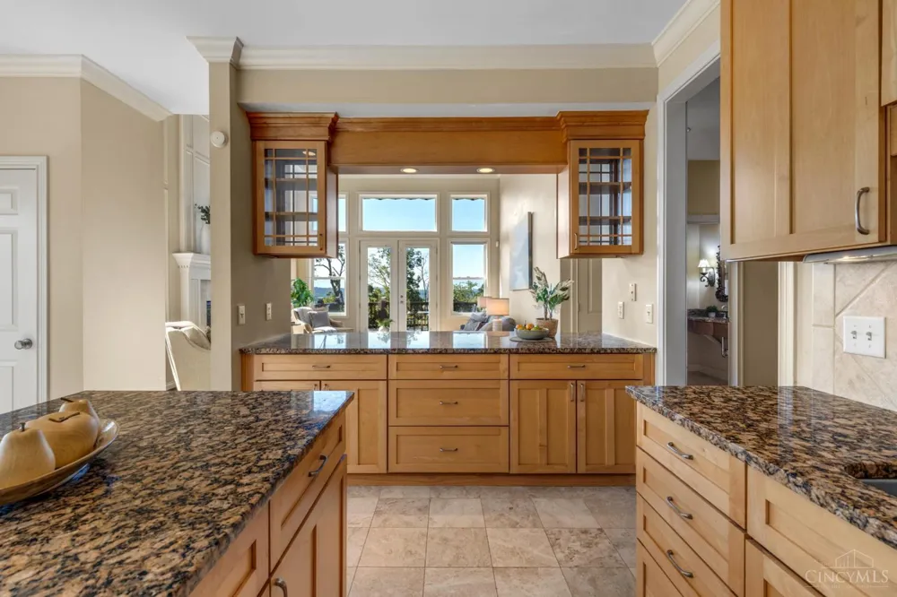 1046 Tuscany Place Cincinnati, OH 45226