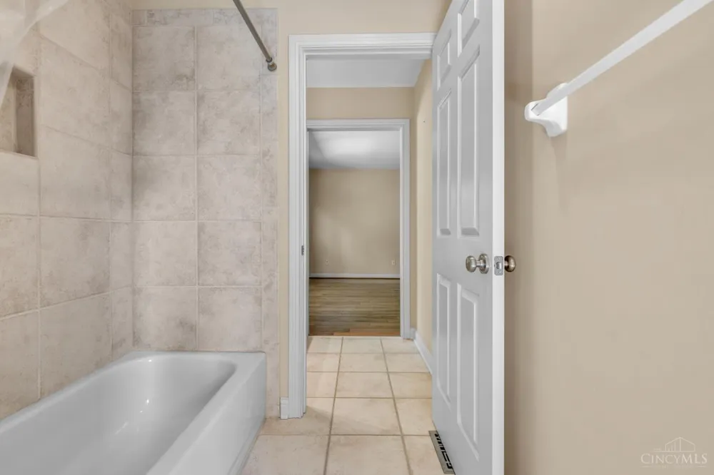 1046 Tuscany Place Cincinnati, OH 45226