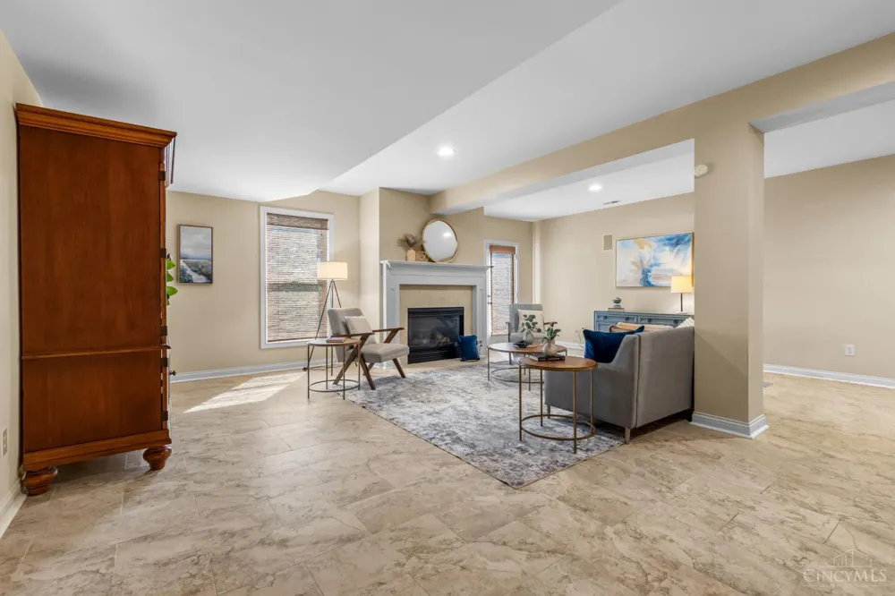 1046 Tuscany Place Cincinnati, OH 45226