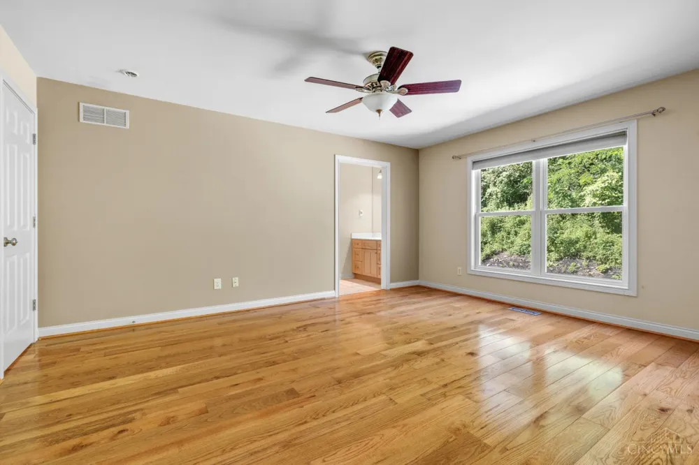 1046 Tuscany Place Cincinnati, OH 45226