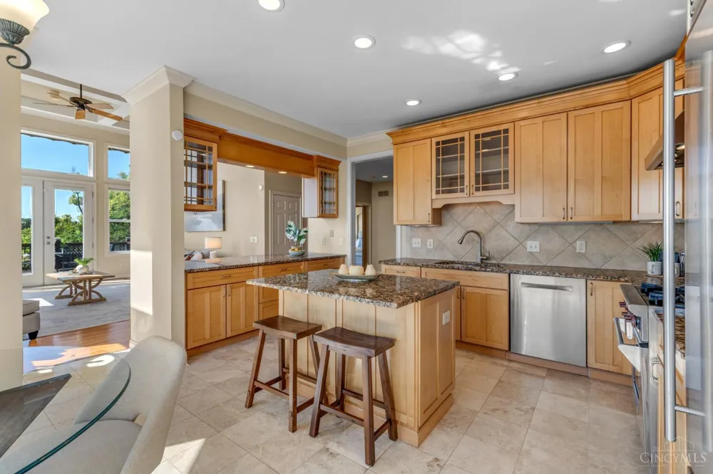 1046 Tuscany Place Cincinnati, OH 45226