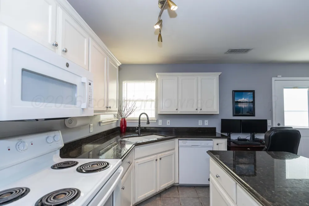3809 S WILLIAMS STREET Amarillo, TX 79118