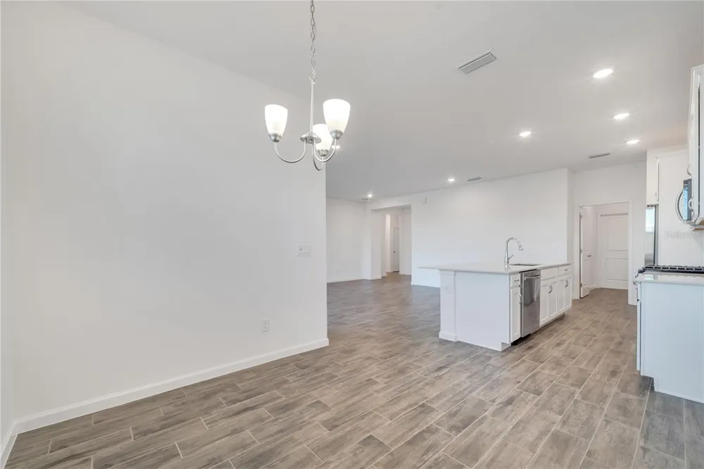 2272 SIRENS LANE Mount Dora, FL 32757