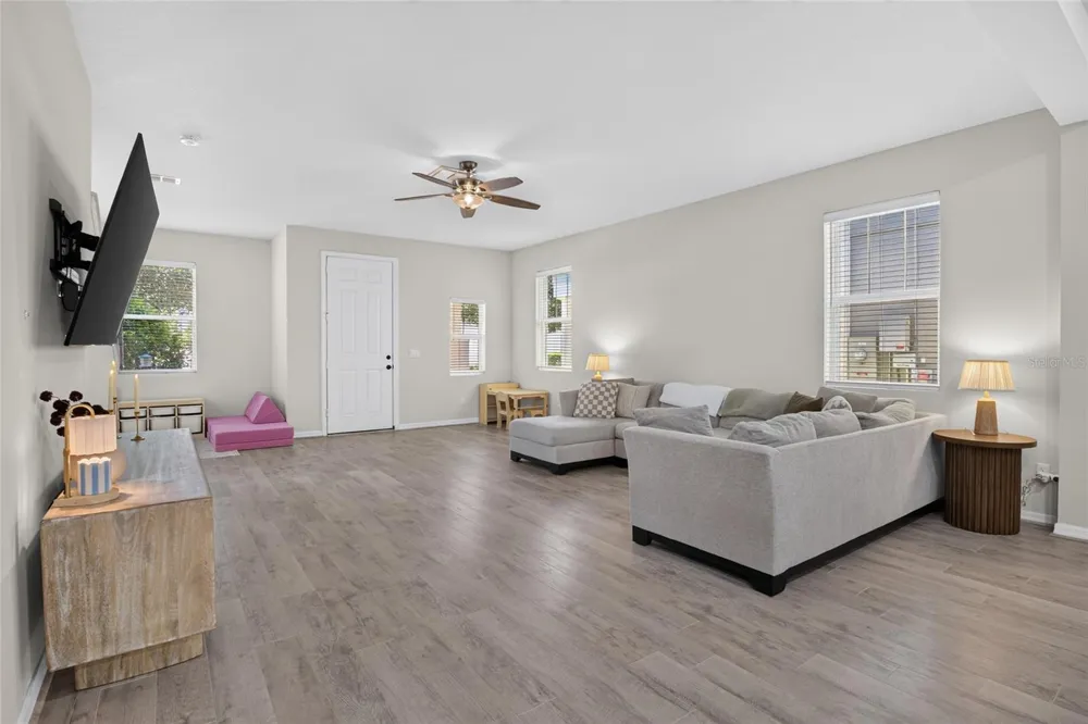 5887 CYPRESS HILL ROAD Winter Garden, FL 34787