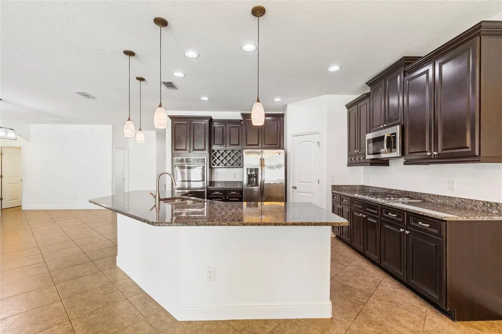 6706 RIVERSIDE BLUFFS DRIVE Riverview, FL 33578