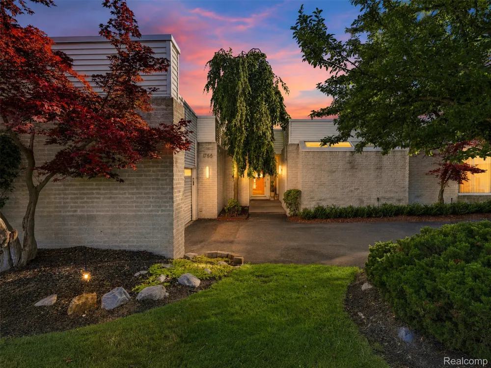 1756 Alexander Drive Bloomfield Hills City, MI 48302
