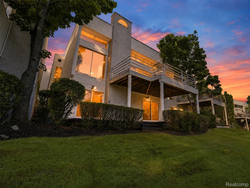 1756 Alexander Drive Bloomfield Hills City, MI 48302