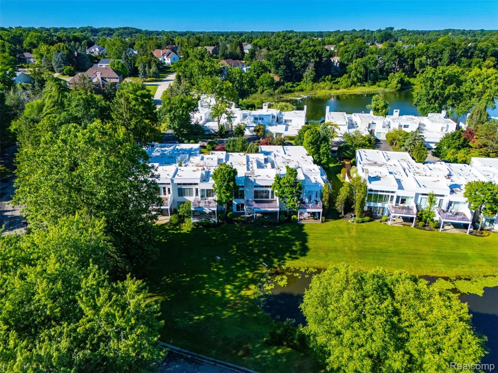 1756 Alexander Drive Bloomfield Hills City, MI 48302