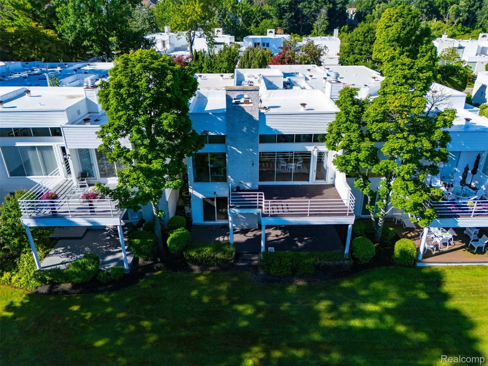 1756 Alexander Drive Bloomfield Hills City, MI 48302
