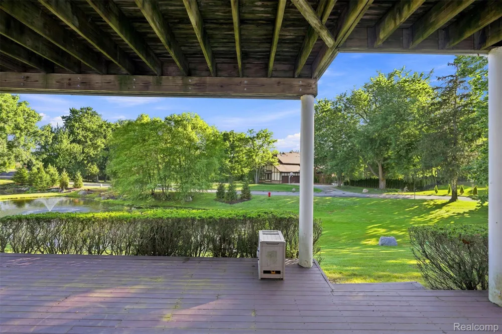 1756 Alexander Drive Bloomfield Hills City, MI 48302