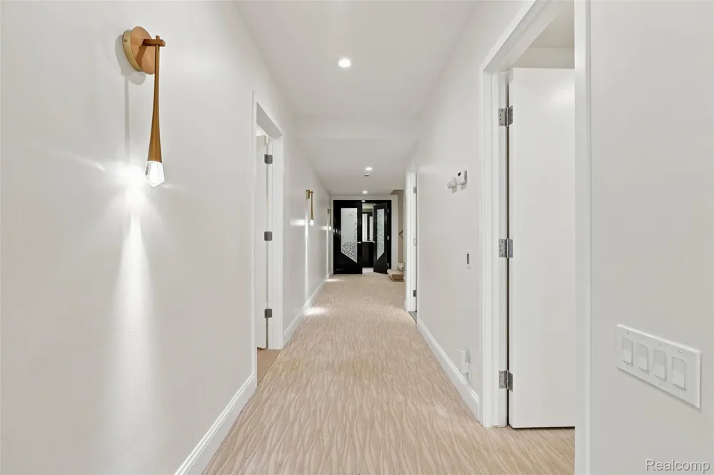 1756 Alexander Drive Bloomfield Hills City, MI 48302