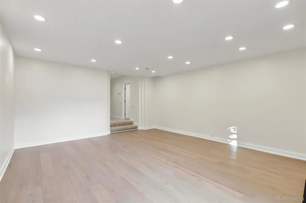1756 Alexander Drive Bloomfield Hills City, MI 48302