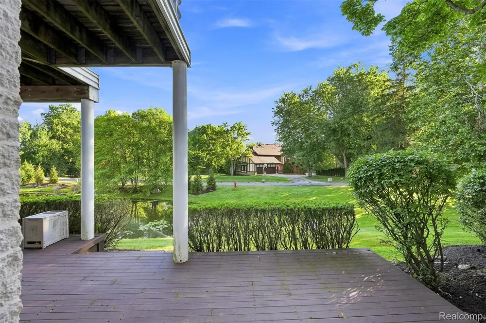1756 Alexander Drive Bloomfield Hills City, MI 48302