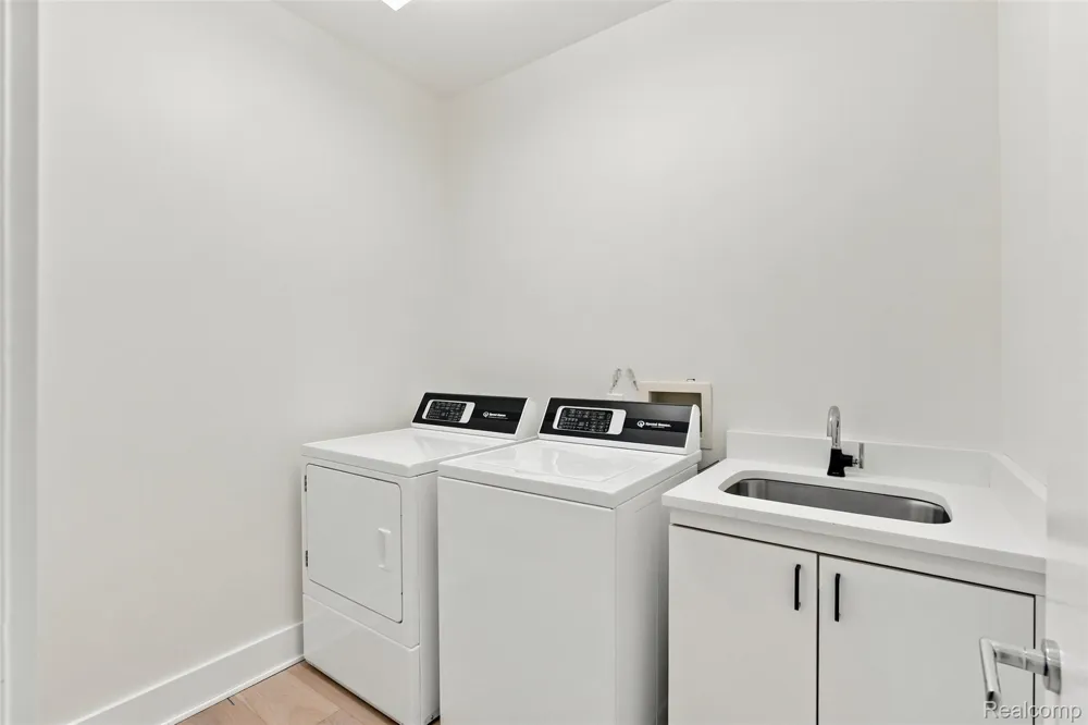 1756 Alexander Drive Bloomfield Hills City, MI 48302