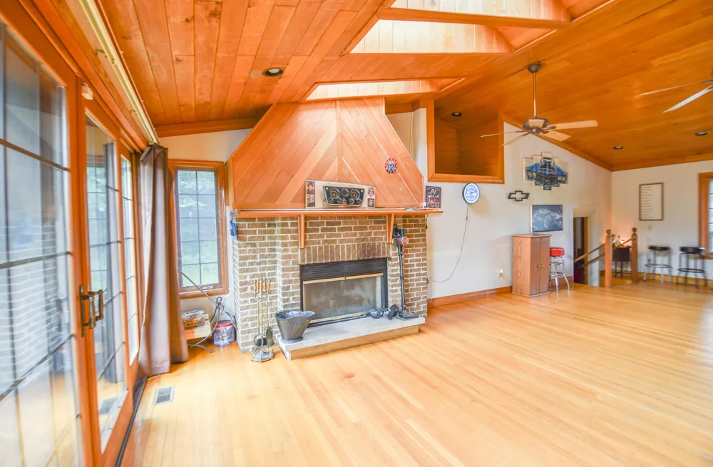 1085 Wolf Road Algansee Township, MI 49274