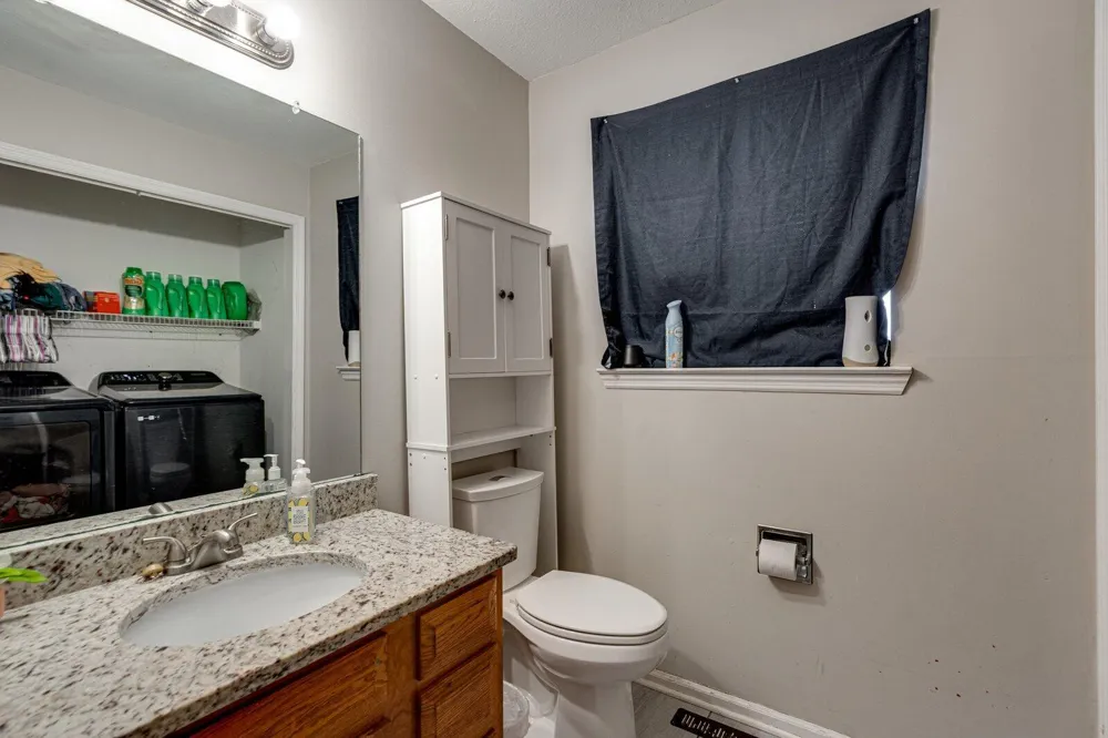684 Debbie Lane Ringgold, GA 30736