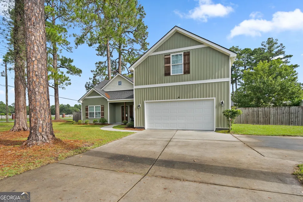 198 Henry ST Pembroke, GA 31321