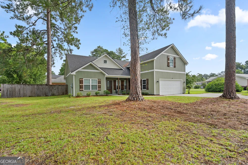 198 Henry ST Pembroke, GA 31321
