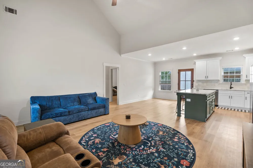198 Henry ST Pembroke, GA 31321