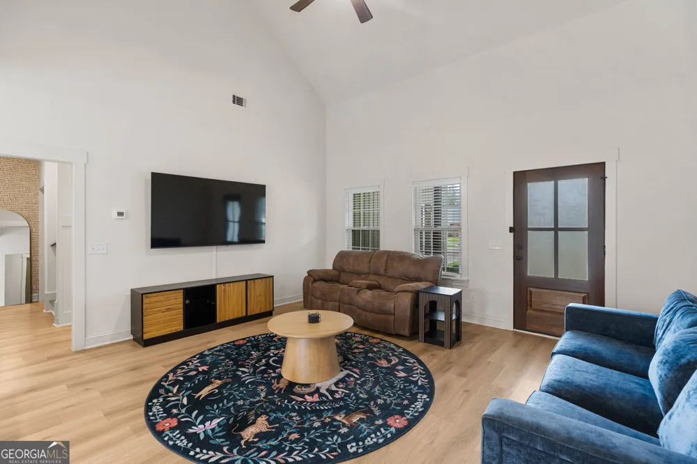 198 Henry ST Pembroke, GA 31321