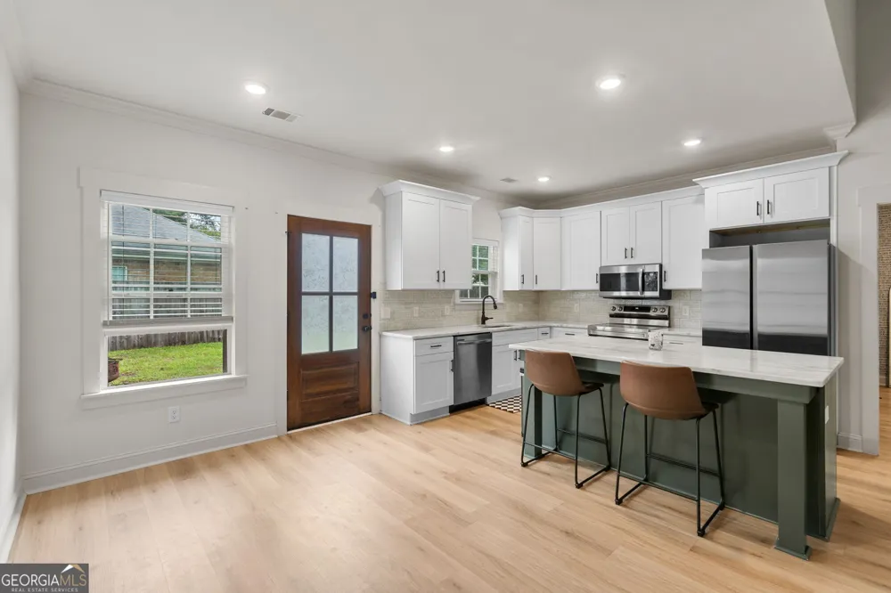 198 Henry ST Pembroke, GA 31321