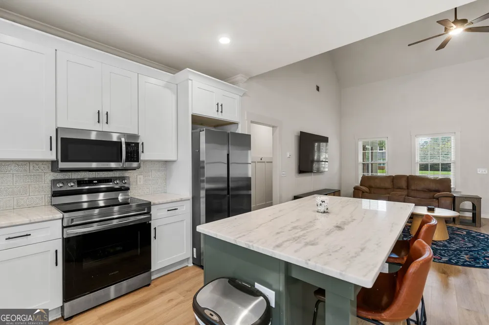198 Henry ST Pembroke, GA 31321