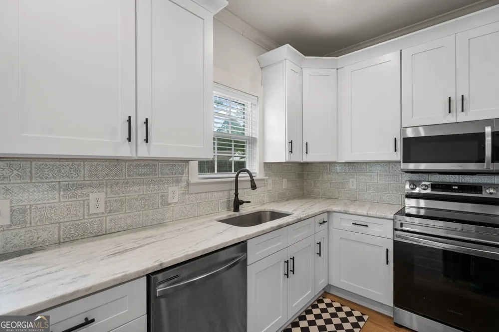198 Henry ST Pembroke, GA 31321