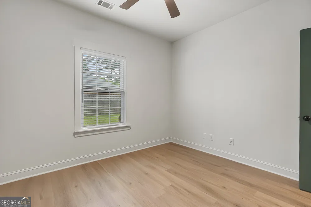 198 Henry ST Pembroke, GA 31321