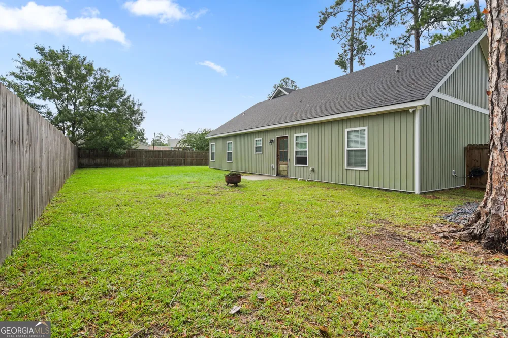 198 Henry ST Pembroke, GA 31321