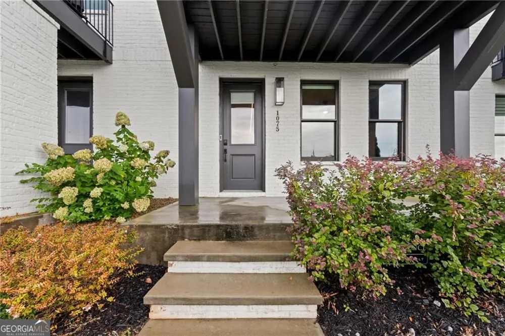 1075 Robert Smalls WAY Atlanta, GA 30318