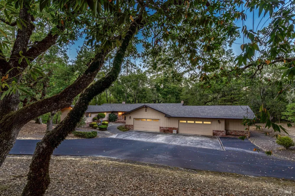 5439 Vista Grande Drive Santa Rosa, CA 95403