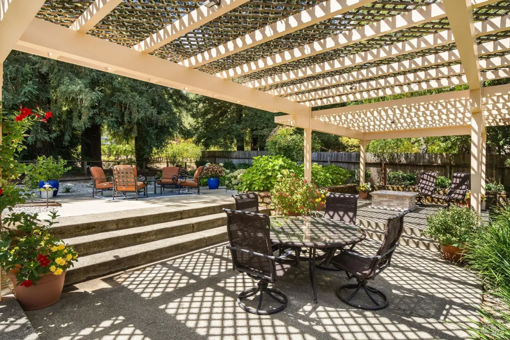 1660 Sylvaner Avenue St. Helena, CA 94574