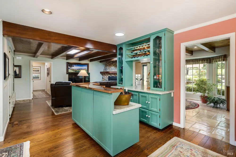1660 Sylvaner Avenue St. Helena, CA 94574