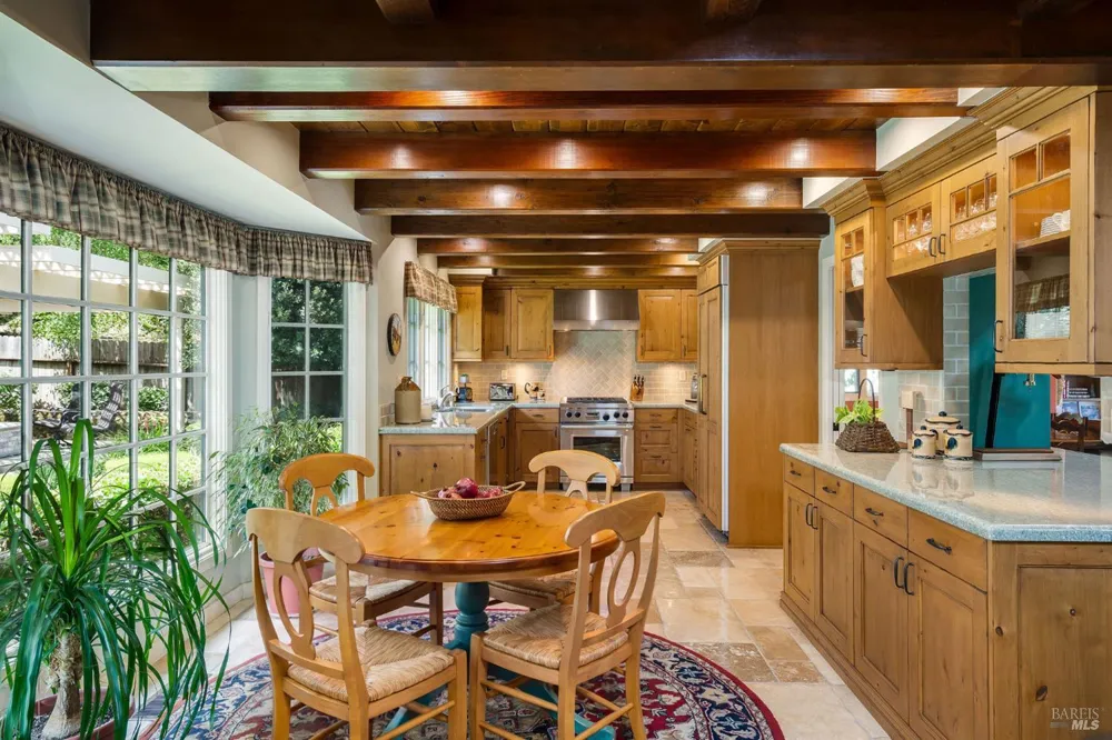 1660 Sylvaner Avenue St. Helena, CA 94574