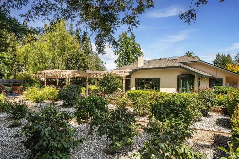 1660 Sylvaner Avenue St. Helena, CA 94574