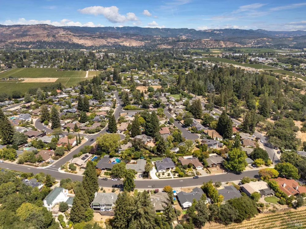 1660 Sylvaner Avenue St. Helena, CA 94574