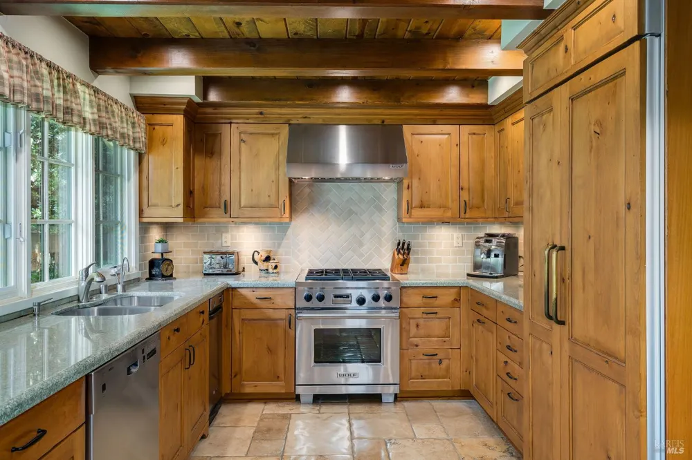 1660 Sylvaner Avenue St. Helena, CA 94574