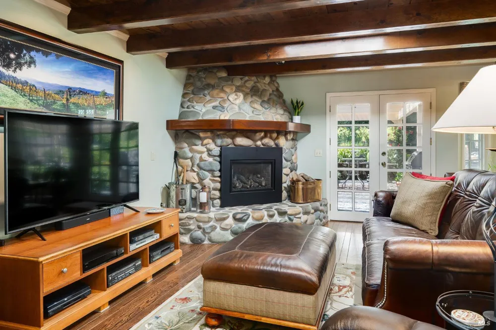1660 Sylvaner Avenue St. Helena, CA 94574